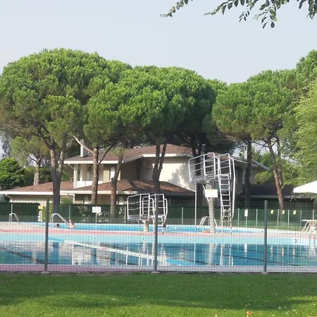 Apartamento Cozy Flat With 3 Shared Pools And Private Garden Bibione
