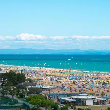 Apartamento Cozy Flat With 3 Shared Pools And Private Garden Bibione