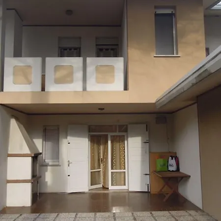 Apartamento Cozy Flat With 3 Shared Pools And Private Garden Bibione