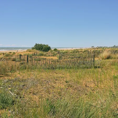 Cozy Flat With 3 Shared Pools And Private Garden Apartamento