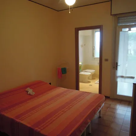 Cozy Flat With 3 Shared Pools And Private Garden Apartamento Bibione