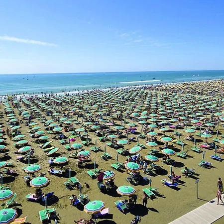 Apartamento Cozy Flat With 3 Shared Pools And Private Garden Bibione