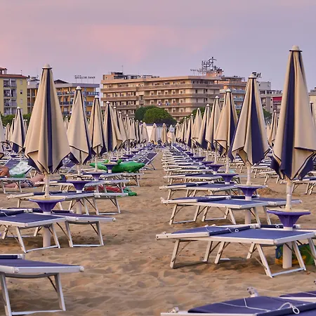 Apartmán Cozy Flat With 3 Shared Pools And Private Garden Bibione