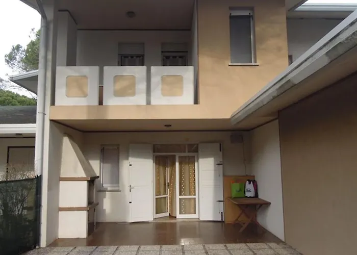 Cozy Flat With 3 Shared Pools And Private Garden