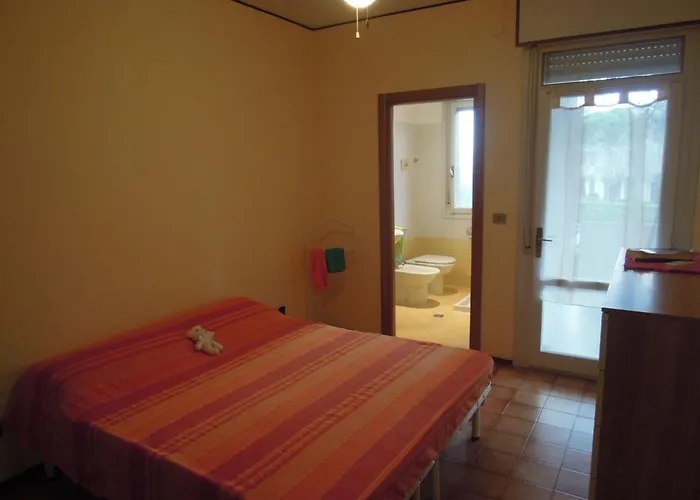 Cozy Flat With 3 Shared Pools And Private Garden Apartment *